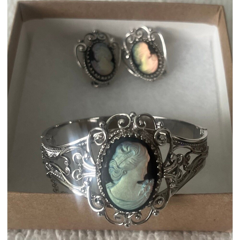 Vintage Whiting & Davis Saphiret Cameo Bracelet and Earrings Set